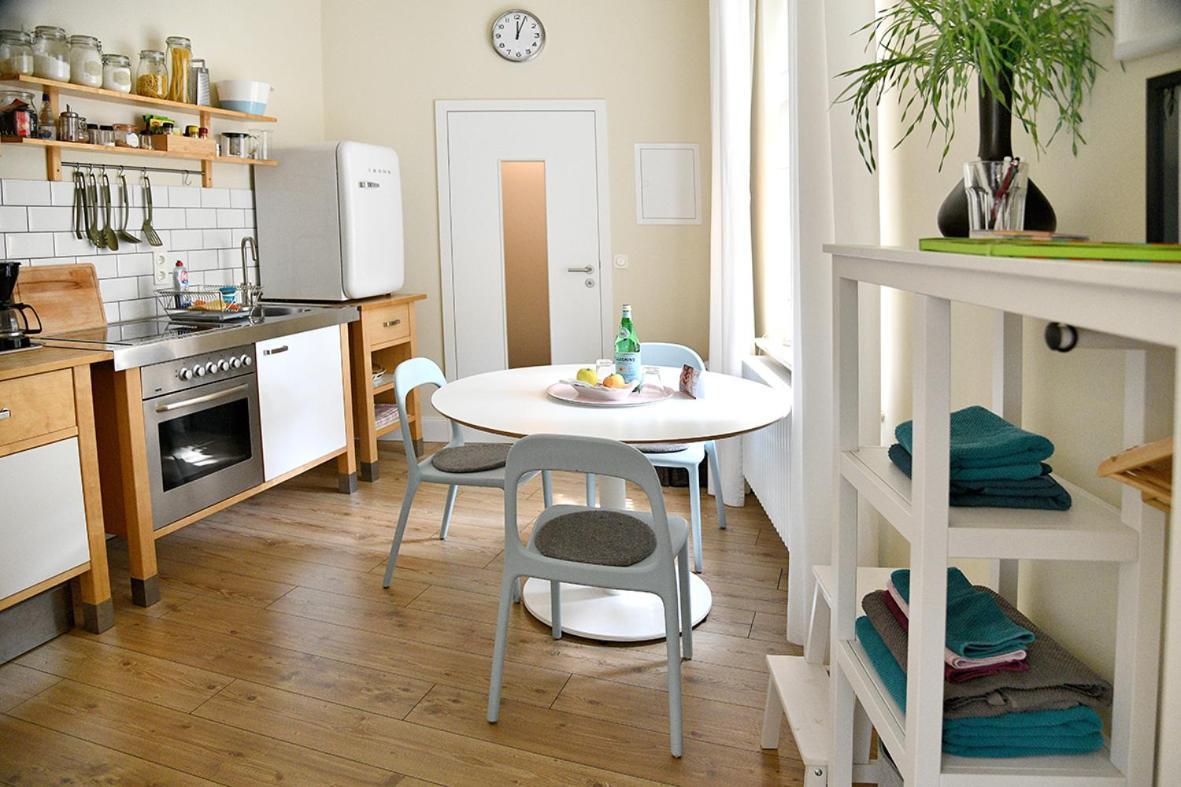 JETHON Studio-Appartement im Grünen Bernburg Esterno foto